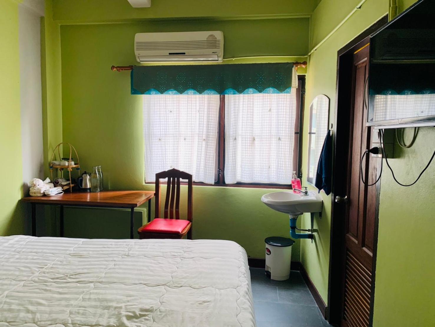 Retro At Phra Sing Guest House Chiang Mai Exterior foto
