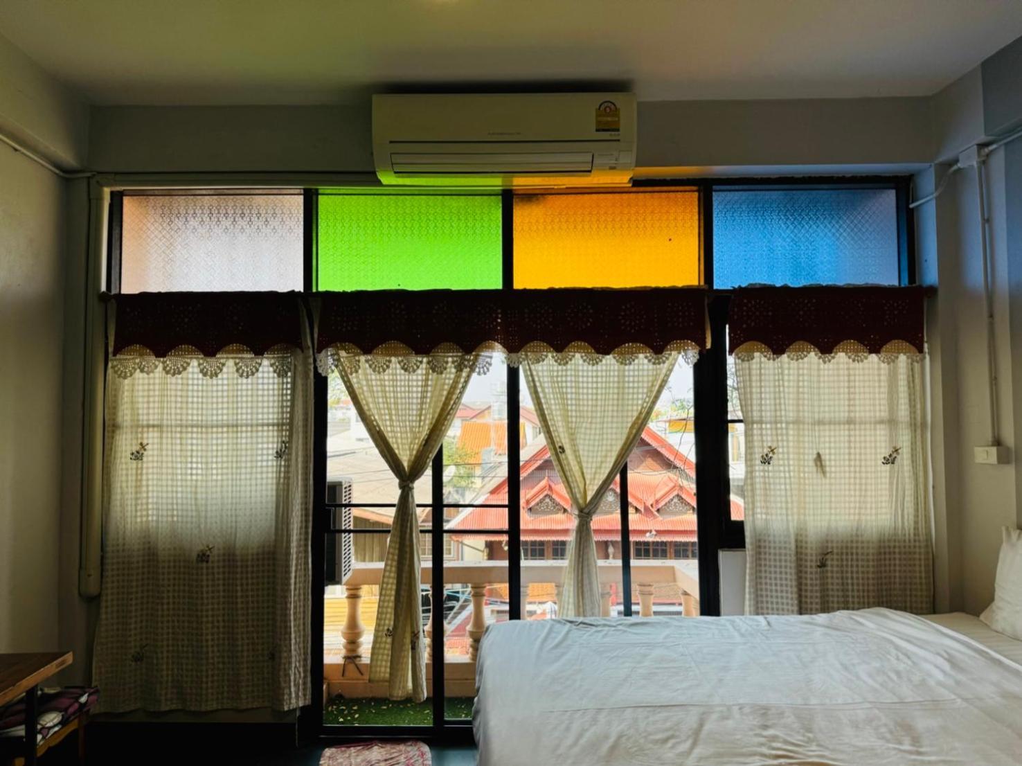 Retro At Phra Sing Guest House Chiang Mai Exterior foto